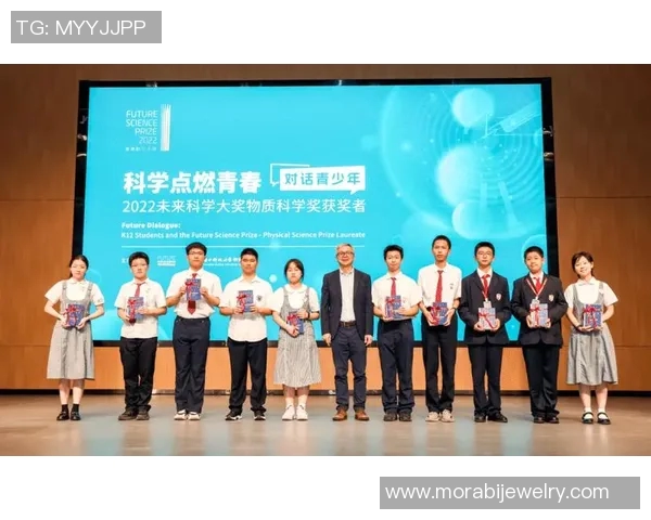 羽毛球场上的奋斗与梦想：杨军的深度人生对话分享